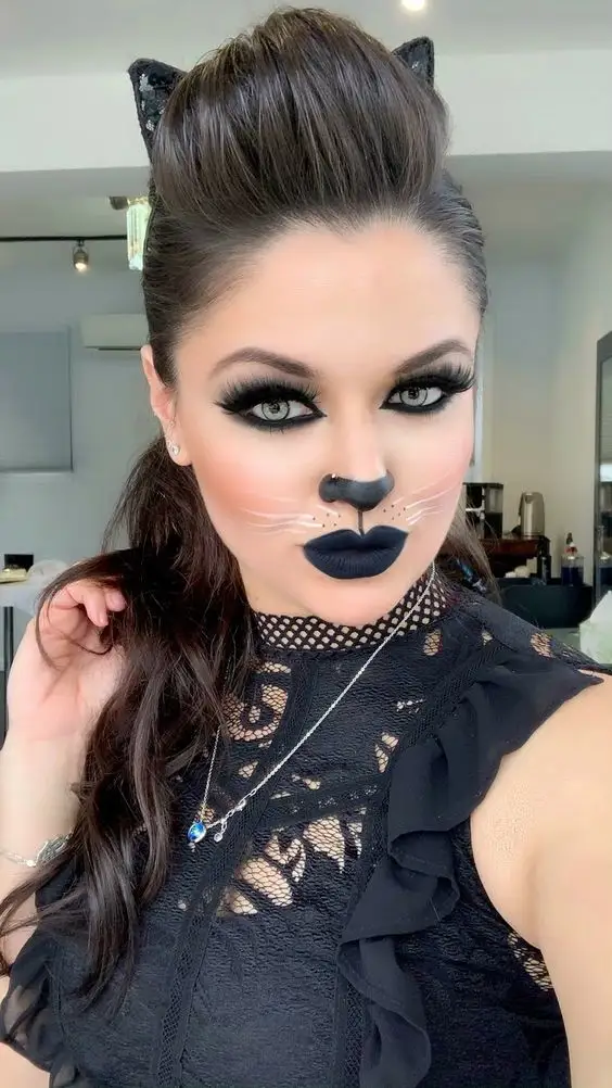 Glamorous Black Cat Makeup