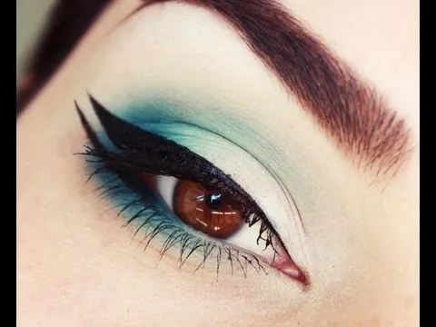 Icy Blue Double Wing Eyeliner