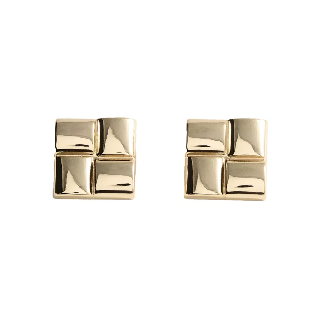 Earrings with geometric relief 