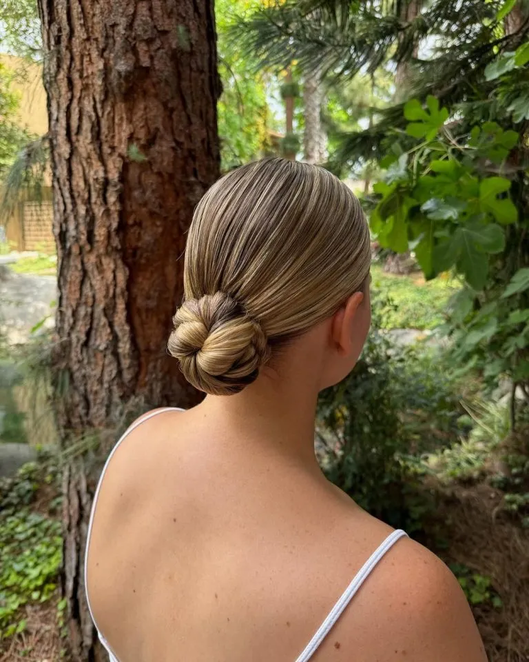 EASY SLEEK LOW BUN TUTORIAL